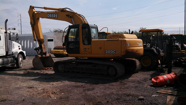 Renta de Excavadora John Deere 200C en Tuxtla Gutiérrez