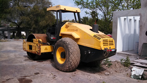 Compactador Vibratorio Bomag